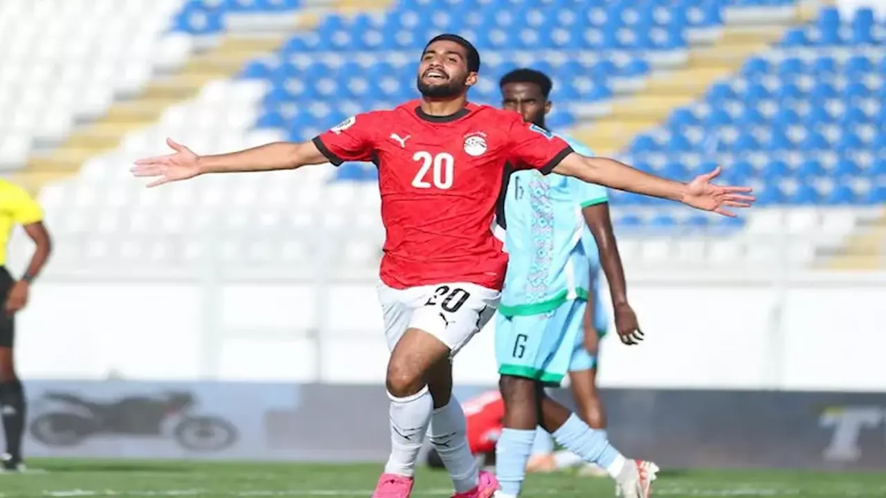“أخبر لاعب بيراميدز”.. إعلامي يفجر مفاجأة بشأن انتقال إبراهيم عادل للأ